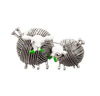 Брошь "Овечки пара" (белый в чернёном серебре)