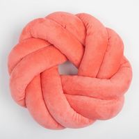Подушка "Узел" (33 см; коралловый)
