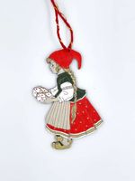 Ёлочная игрушка "Девочка в клумпах и подарком" (арт. 980-1)